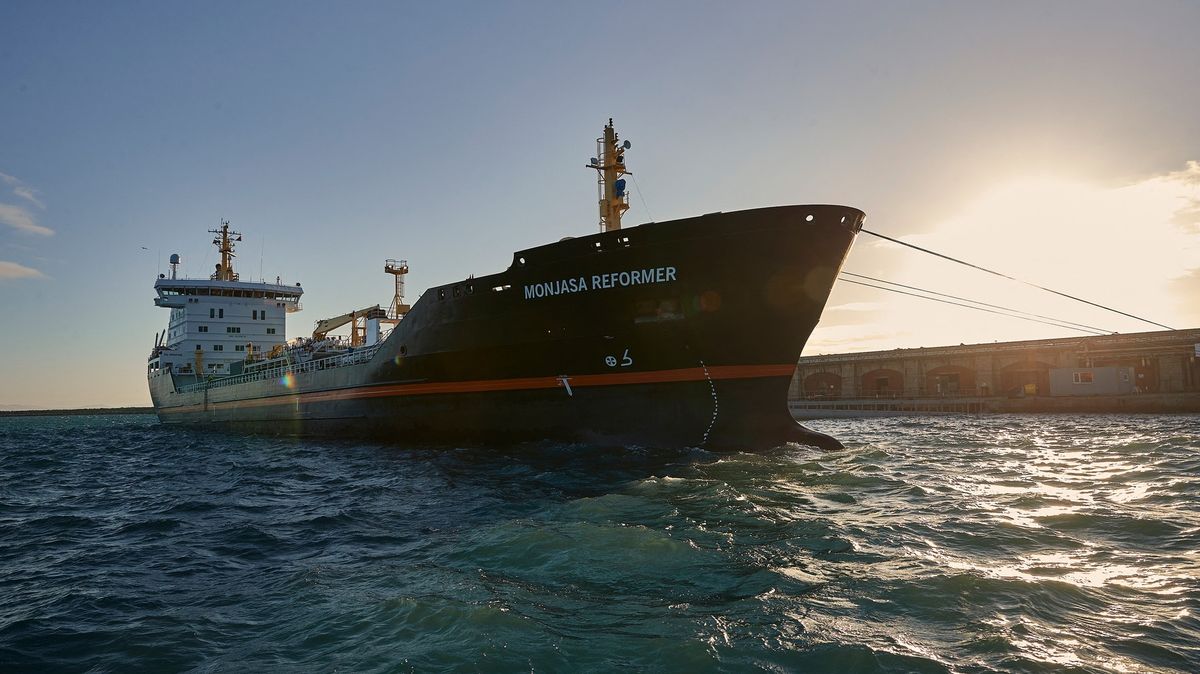 Piráti přepadli loď u Guinejského zálivu. Několik členů posádky se pohřešuje